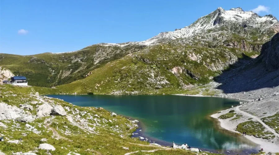 Alpi Carniche in moto: itinerari spettacolari per veri appassionati