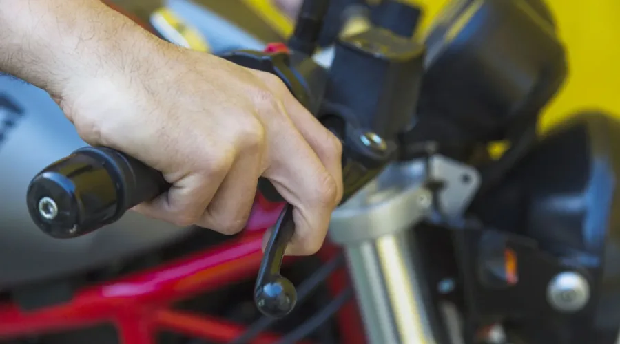 Frizione idraulica moto