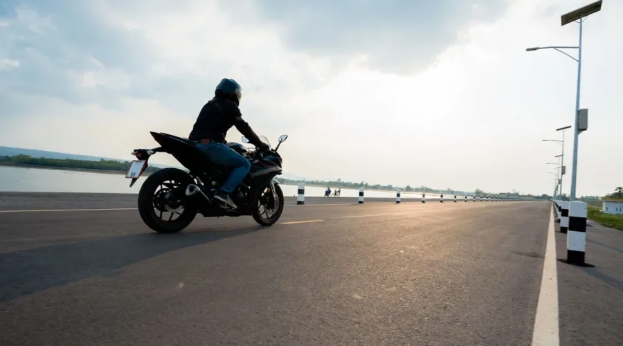 Leggi della moto per l’inverno: cosa sapere per circolare in regola