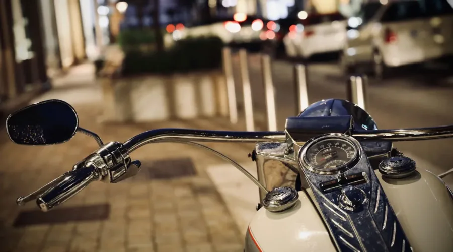 Hotel per motociclisti in Toscana: dove dormire tra curve e panorami mozzafiato