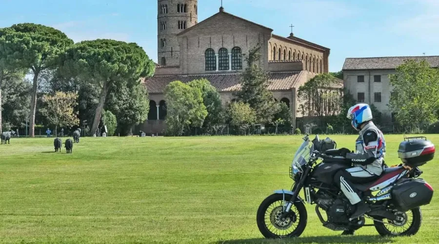 Scopri l’Emilia Romagna in Moto: Hotel e Itinerari per un’avventura Indimenticabile