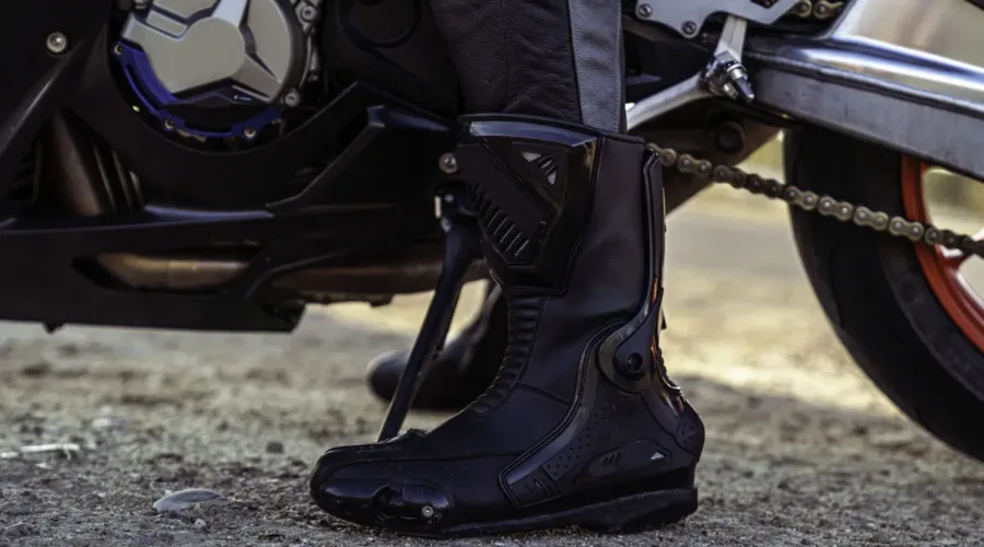 Stivali moto protettivi: guida completa per scegliere il modello giusto