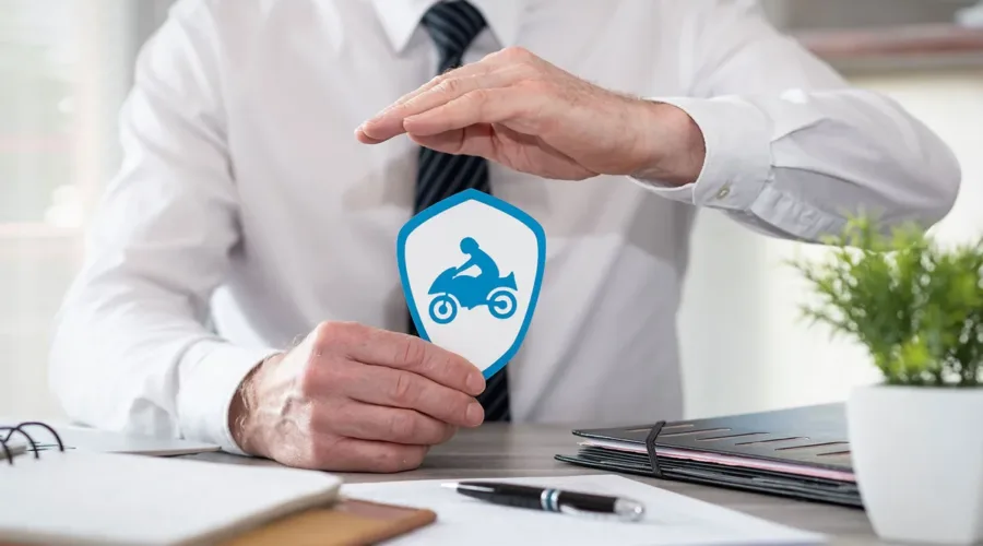 Sospensione dell’assicurazione moto: come si fa durante l’inverno e conviene davvero?