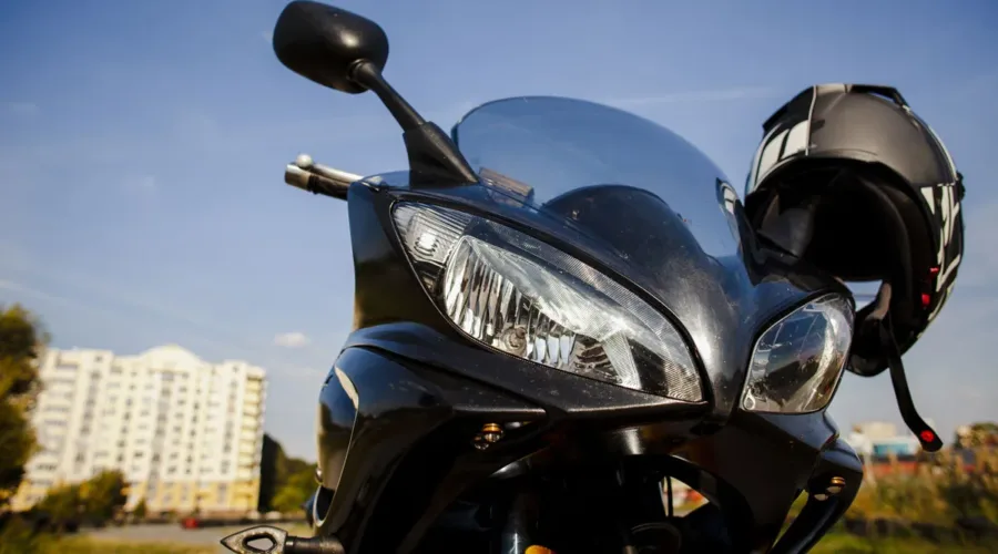 Moto e nuove regole ambientali: cosa sta cambiando davvero per i motociclisti