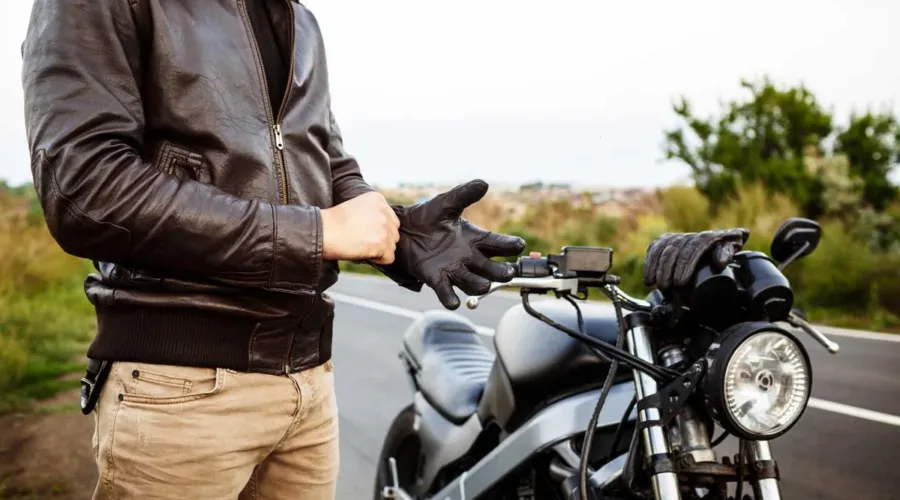 Abbigliamento moto estivo: come viaggiare freschi senza rinunciare alla sicurezza