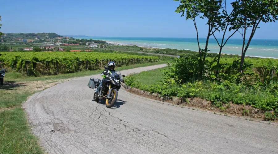 Weekend in Abruzzo in moto: le strade del tempo sospeso