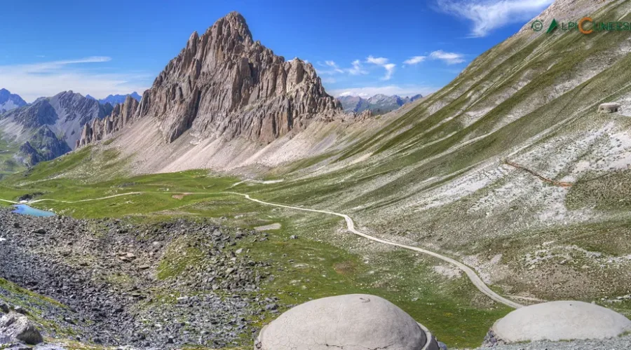 Colle Valcavera in moto: avventura a 2.416 metri tra Piemonte, curve e paesaggi alpini