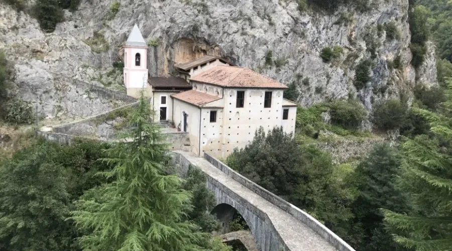 Cosa vedere nel Parco del Pollino: guida per un viaggio in moto