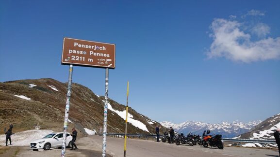 Passo Pennes in moto